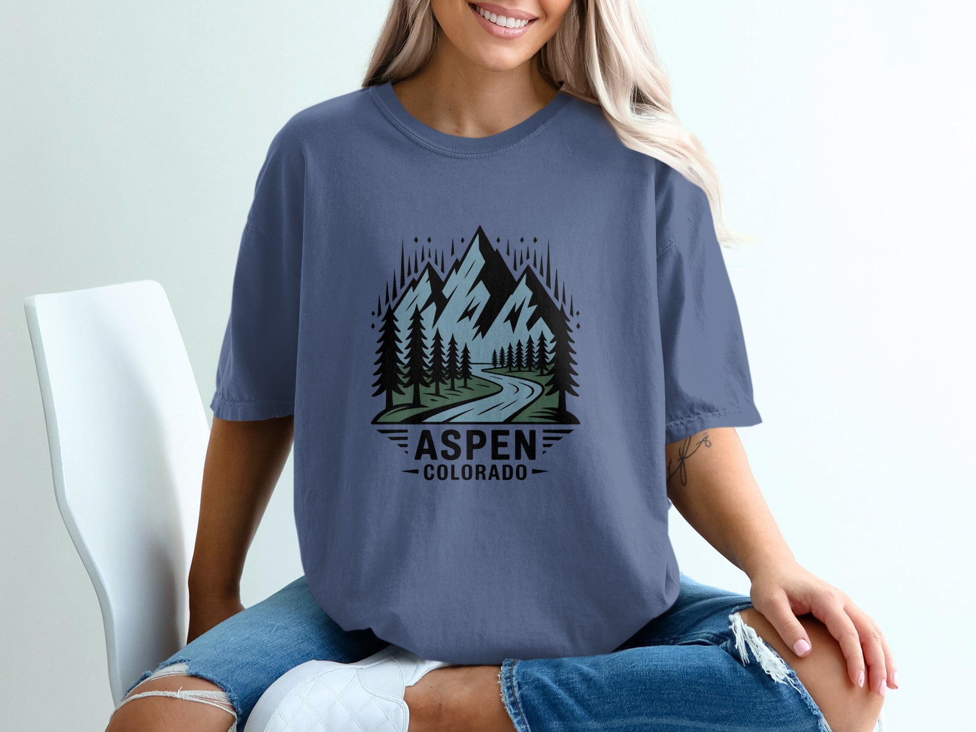 Aspen Colorado Shirt with Mountain Design product type