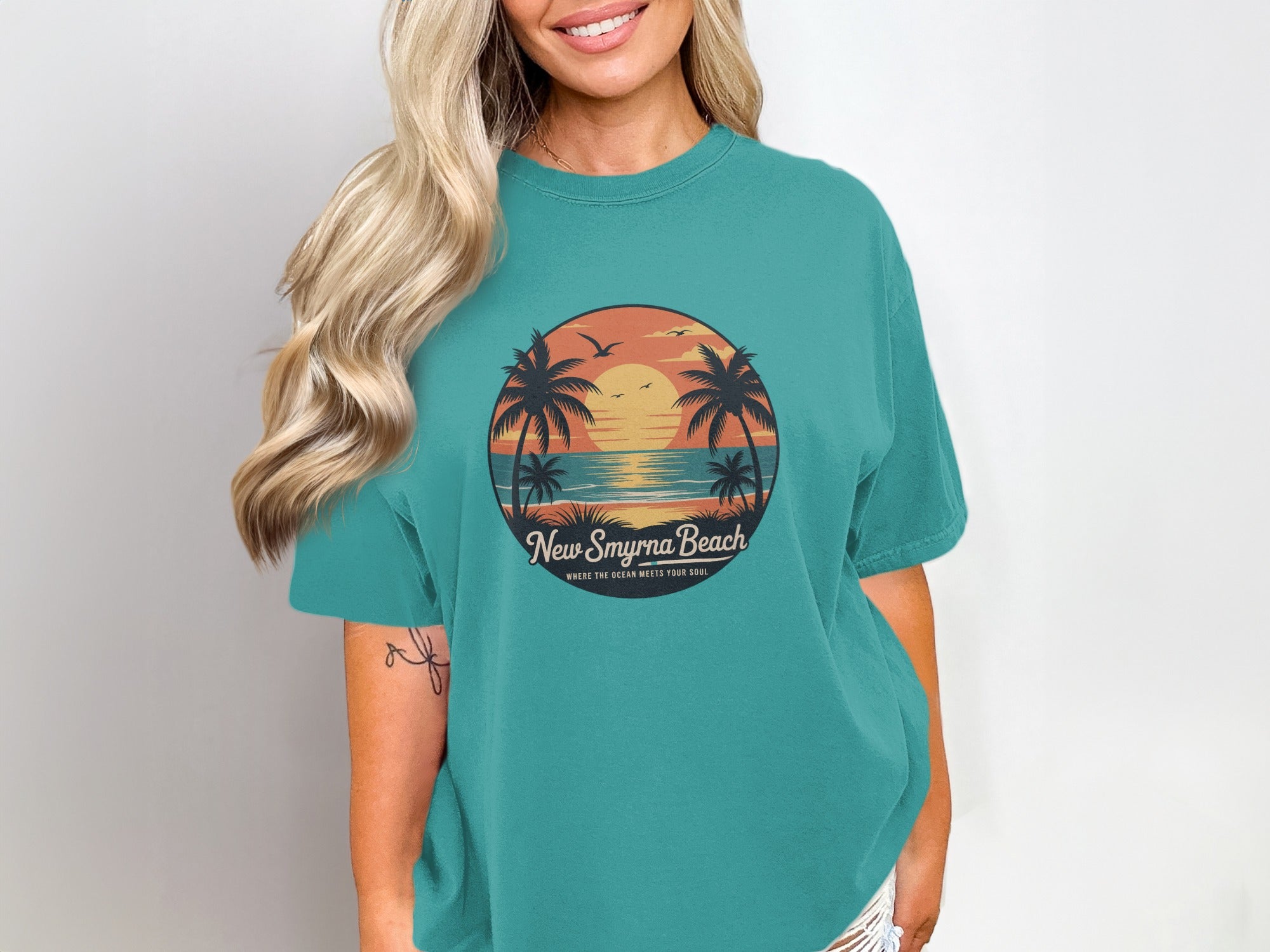 New Smyrna Beach Vintage Sunset Graphic Shirt product type
