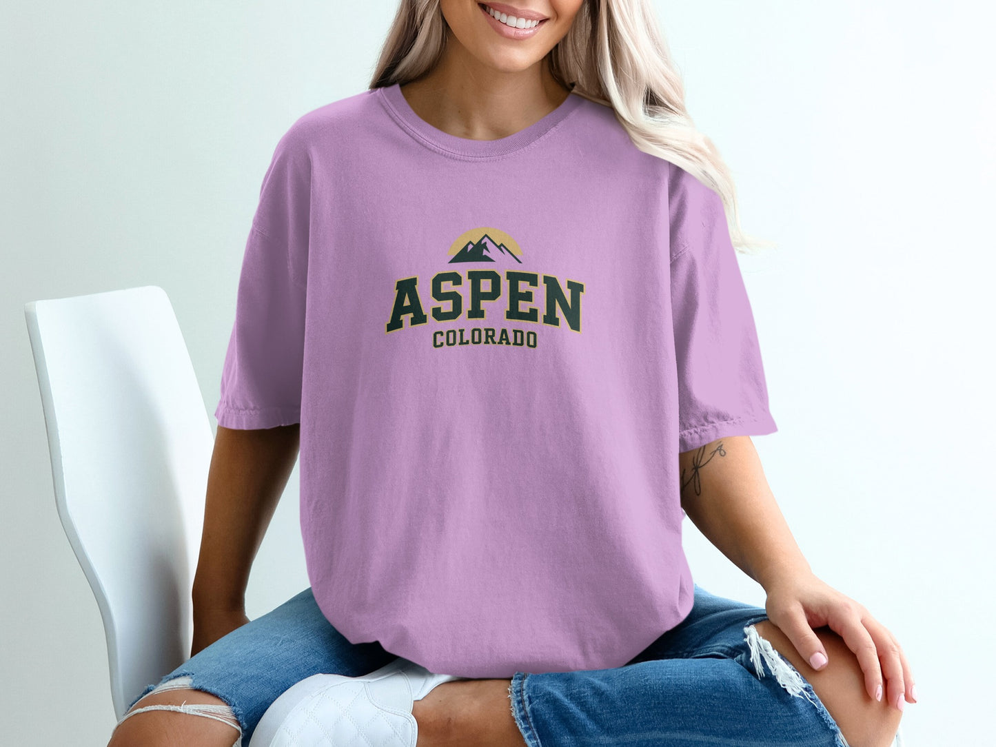 Aspen Colorado Graphic Women's T-shirt product type