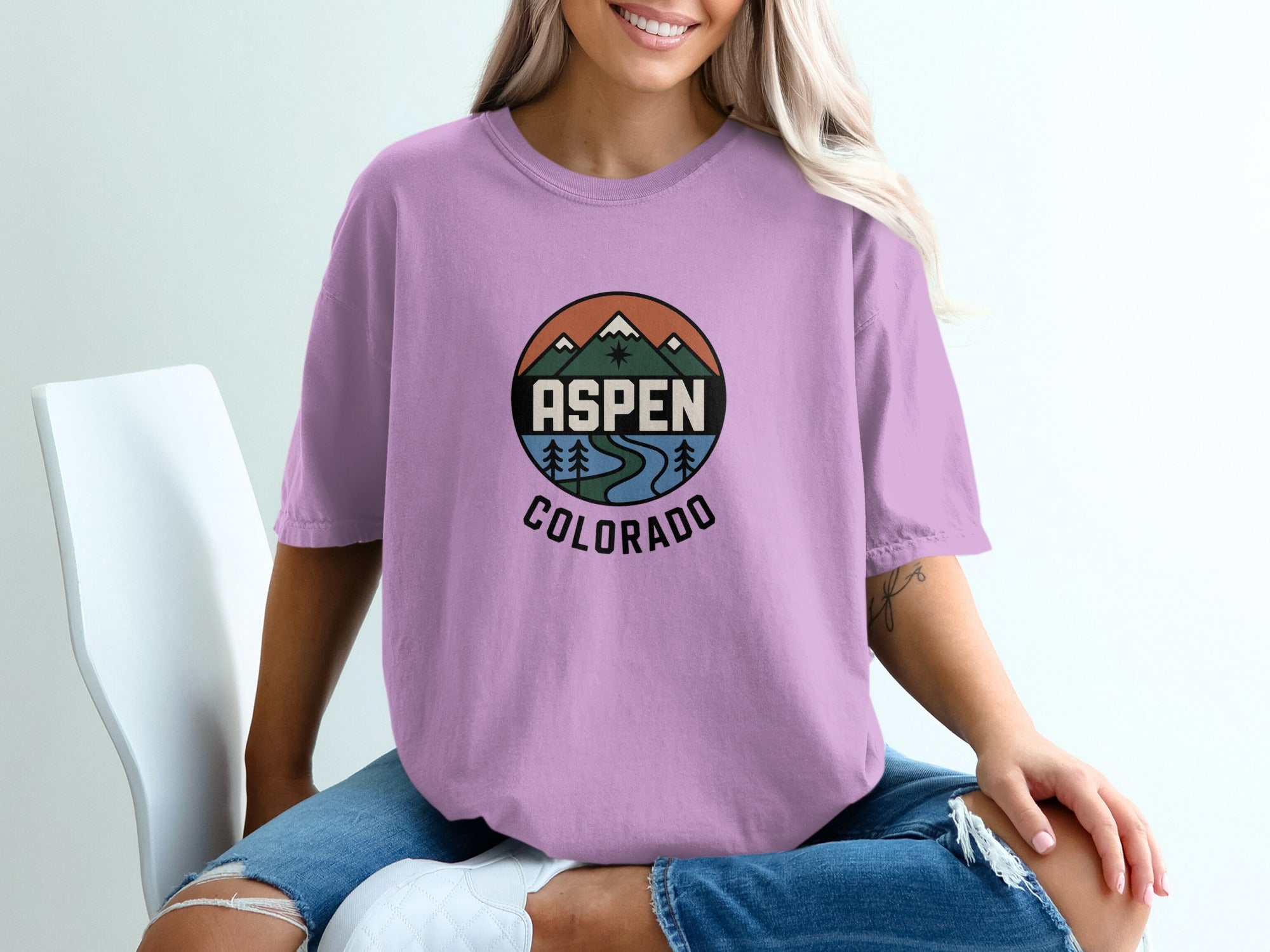 Aspen Colorado Graphic T-Shirt Unique Top Shirt product