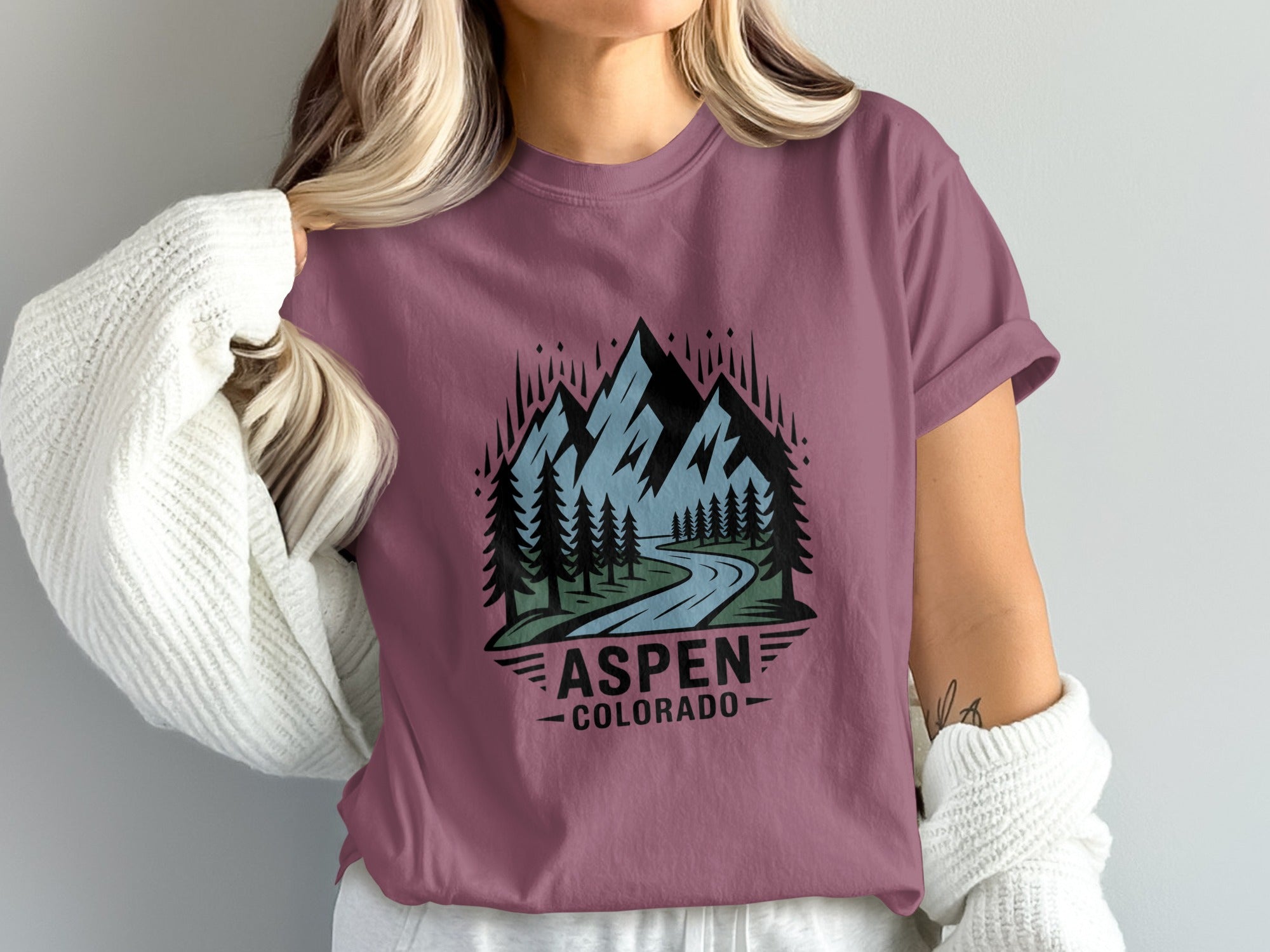 Aspen Womens Aspen Colorado Mountains and River Design T-Shirt