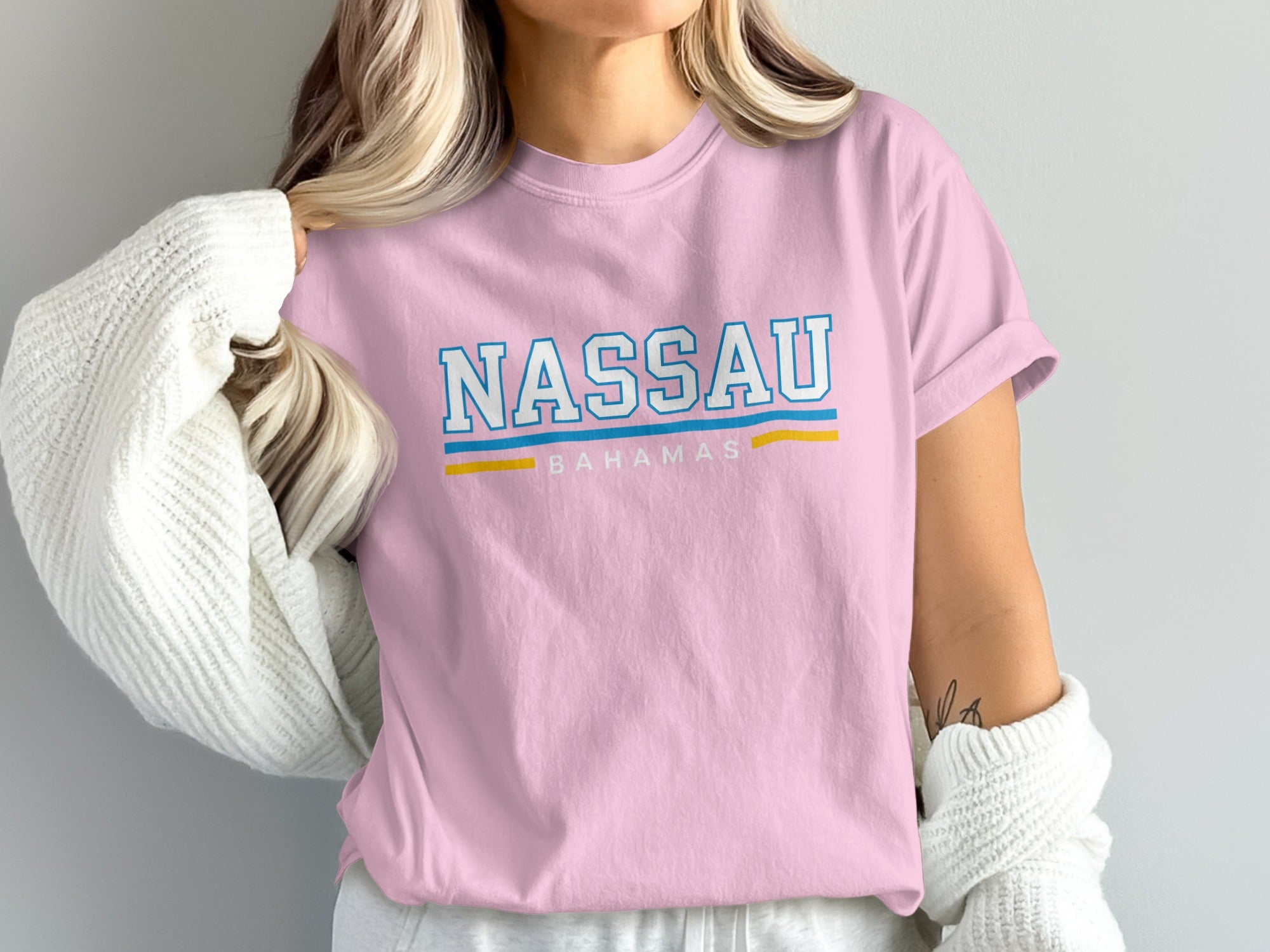 Nassau Bahamas Graphic T-shirt Trendy Fashionable Product