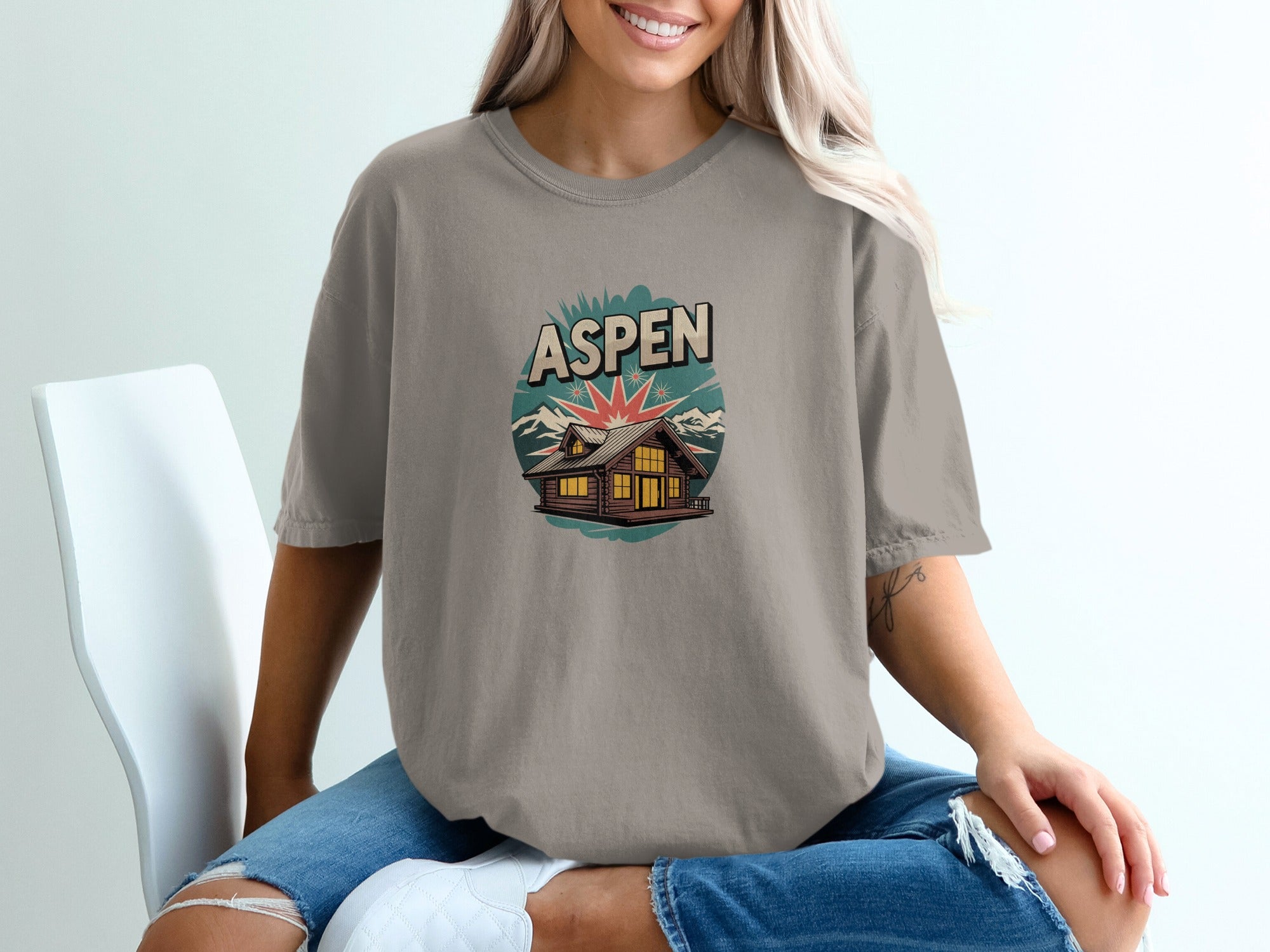 Aspen Cabin Graphic Design Casual T-Shirt product